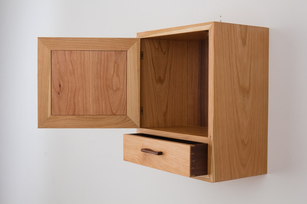 Wall hung cabinet